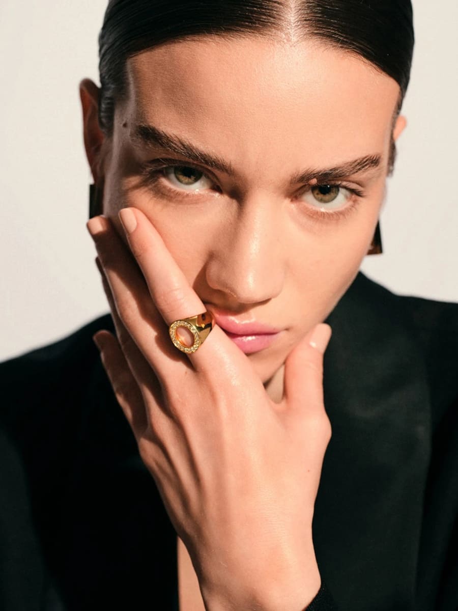 ZUZANA | Oválný Prsten s Otvorem